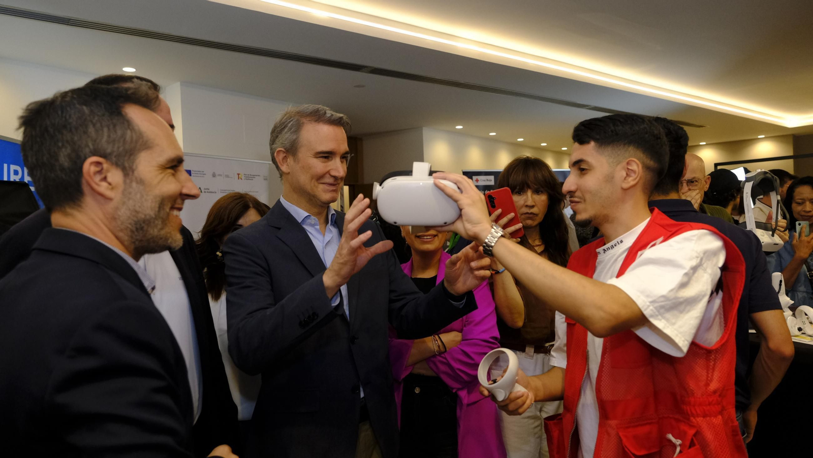 I Feria de Empleo Cruz Roja de Almería, en imágenes