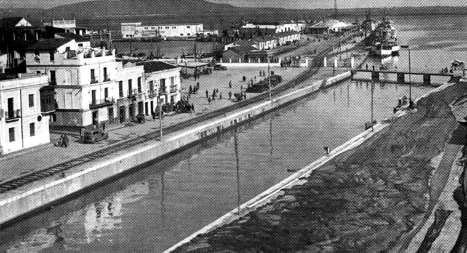 Las vías del tren llegando al Puerto de Algeciras.