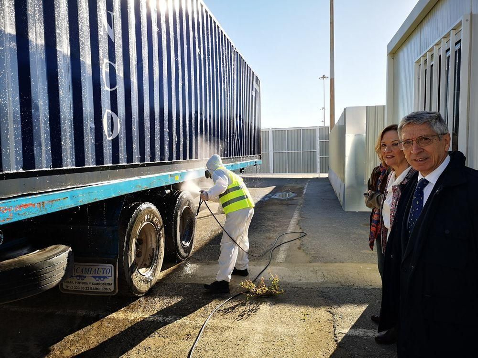 Centro de desinfección de vehículos de animales en el Puerto de Almería.
