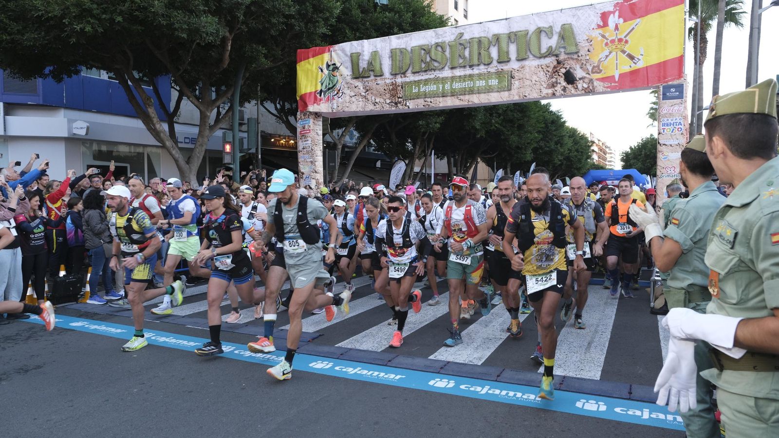 Un grupo de corredores tomando la salida durante la edición del pasado año.