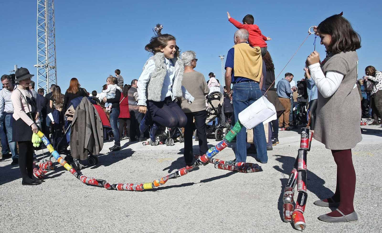 Arrastre de latas en Algeciras