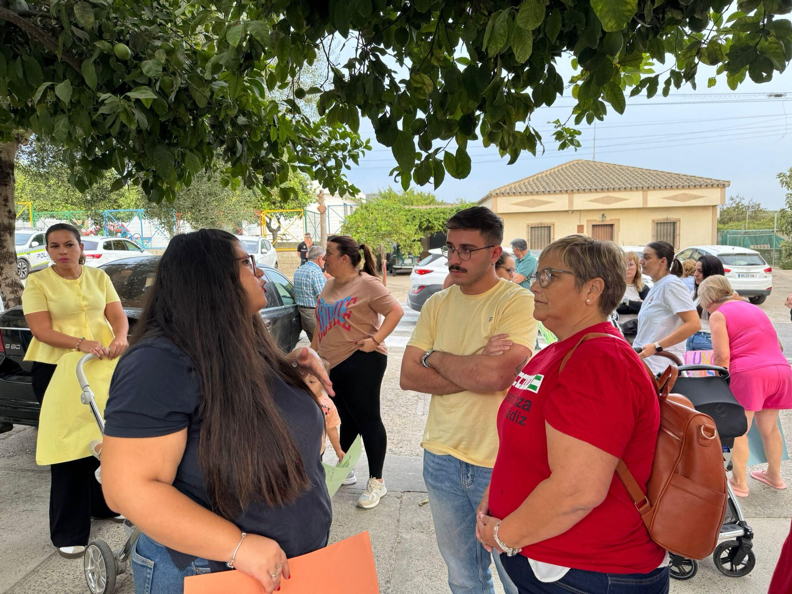 Gabriel Fabregat, con representantes del AMPA del colegio Gibalbín.