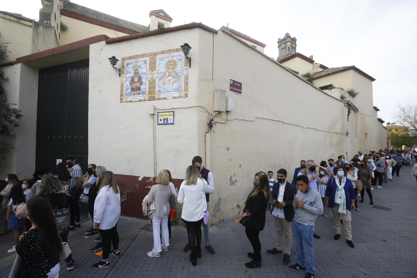La espera para ver al Rescatado en Córdoba, en fotografías