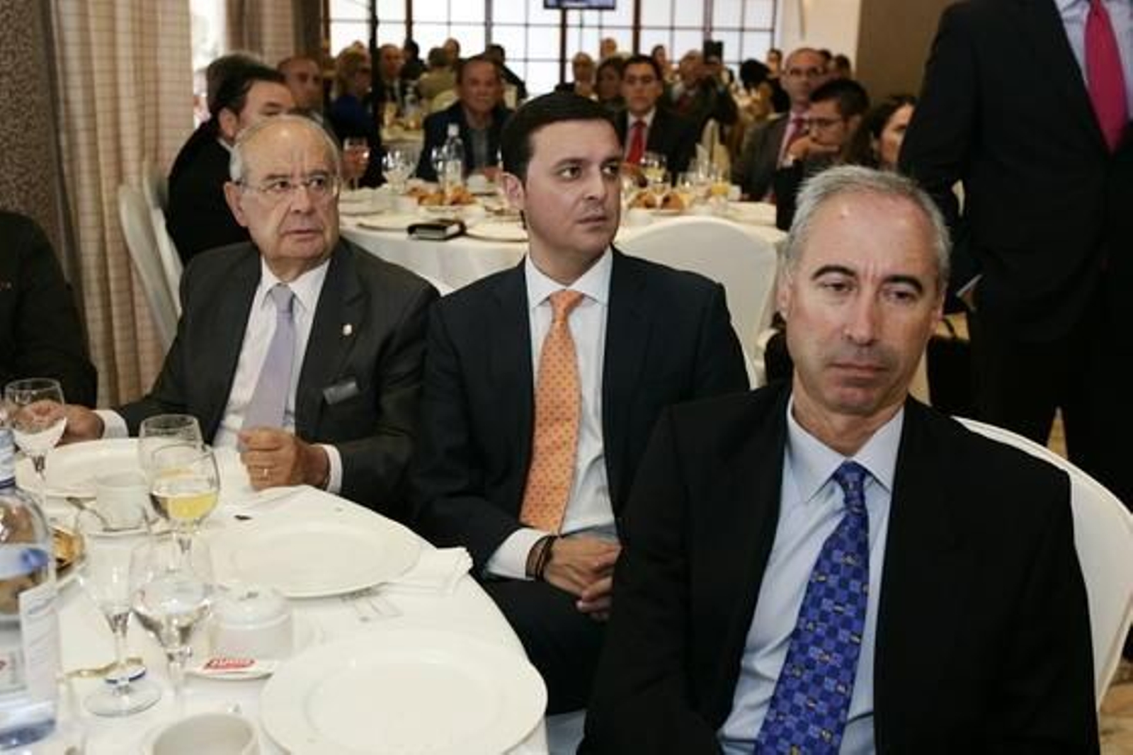 Antonio Pérez Lao, presidente de la Fundación Cajamar, Javier Aureliano García, vicepresidente de Diputación, y Javier Deleyto, director de Michelín en Almería

Foto: Rafael G. / Javier Alonso