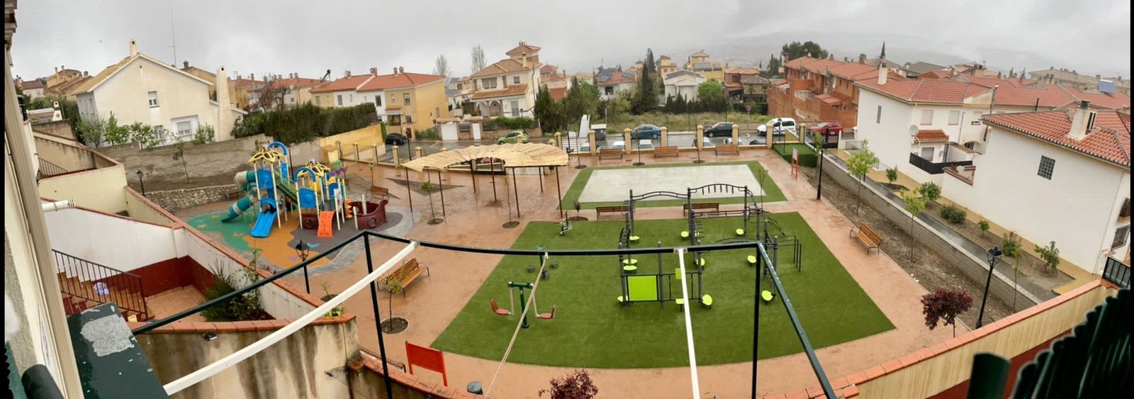 Monachil inaugura la primera fuente de juegos para los días más calurosos del verano