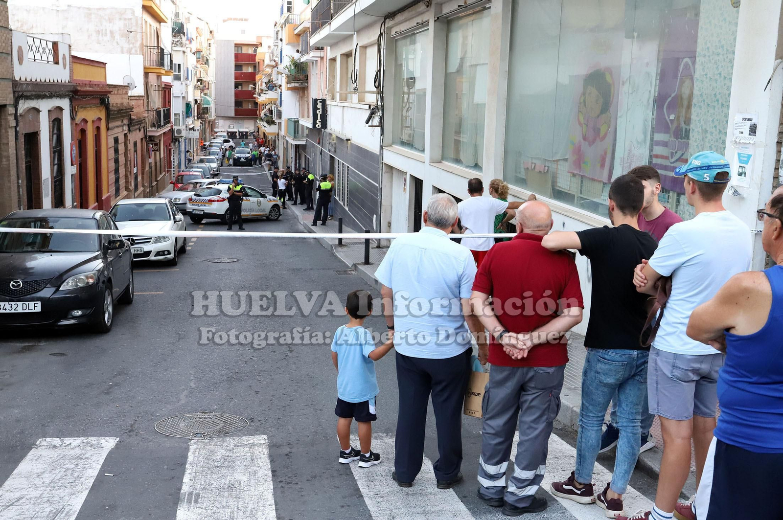 Imágenes del incendio de una vivienda en la calle Ciudadela