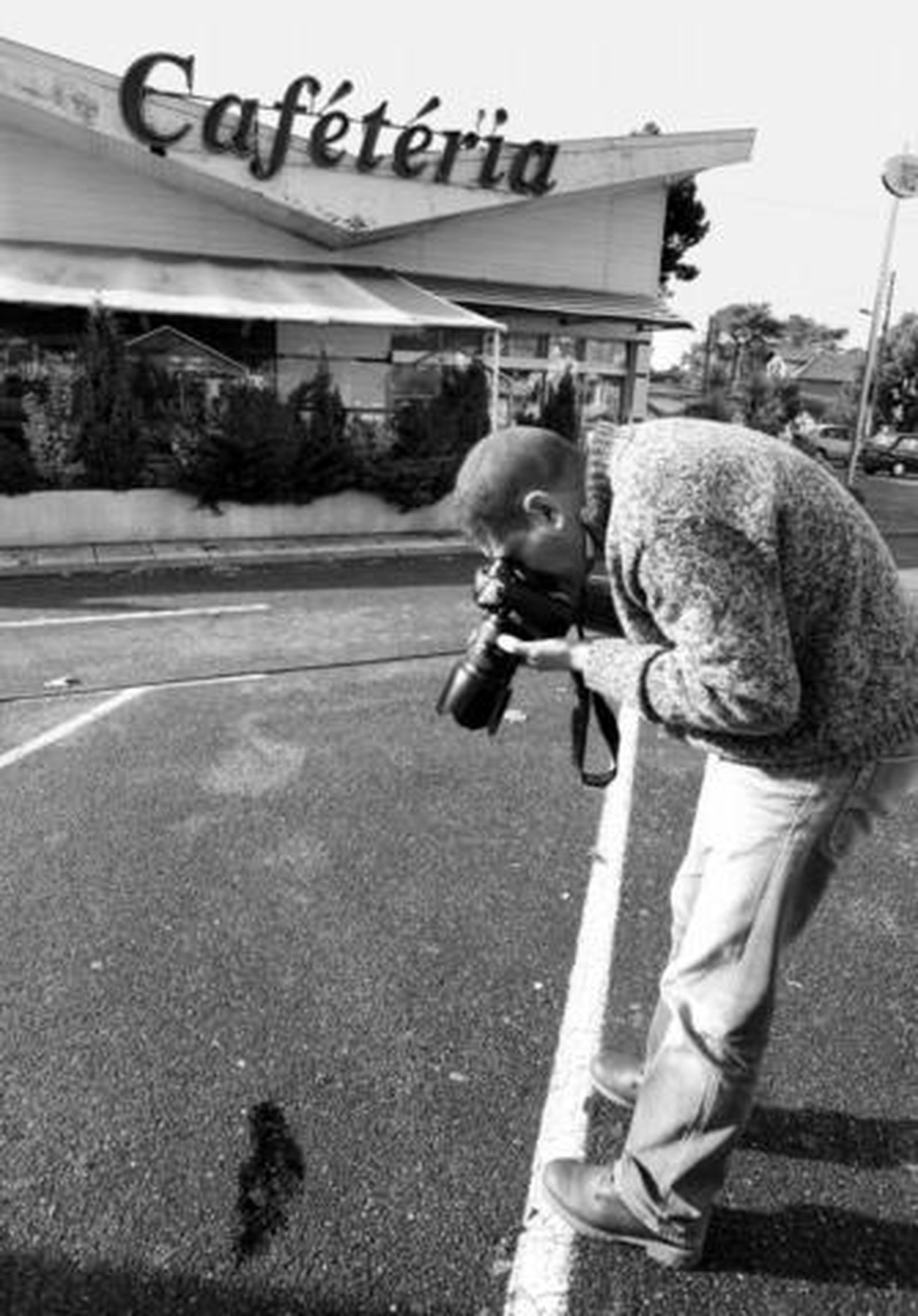 Restos de sangre de las víctimas del atentado del sábado.