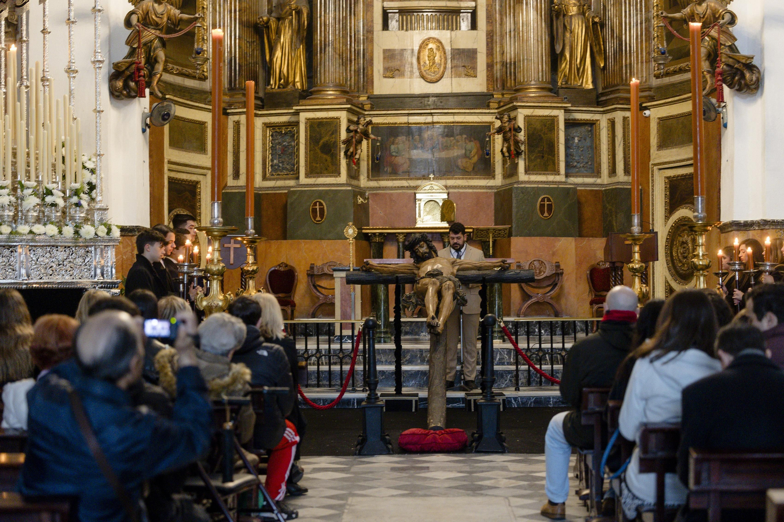 Las imágenes de la cofradía de la Buena Muerte este Viernes Santo en la Semana Santa de Cádiz de 2024
