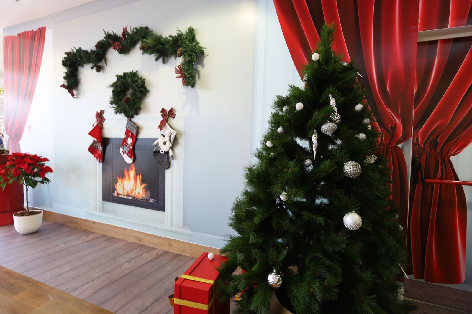 Inauguración Fábrica de los Deseos Navideños en Nervión Plaza