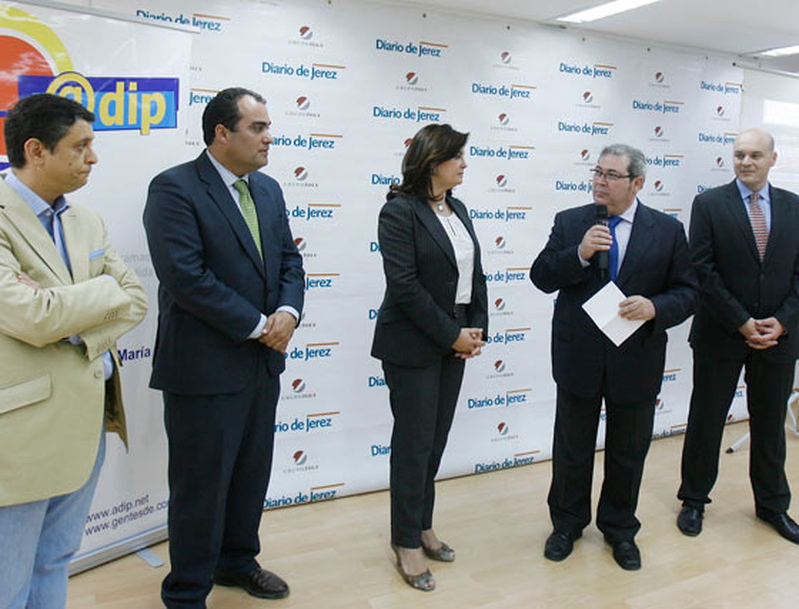 Asistentes a la presentación de la página web 'Gente de Jerez' en la sala ArteaDiario.

Foto: Pascual