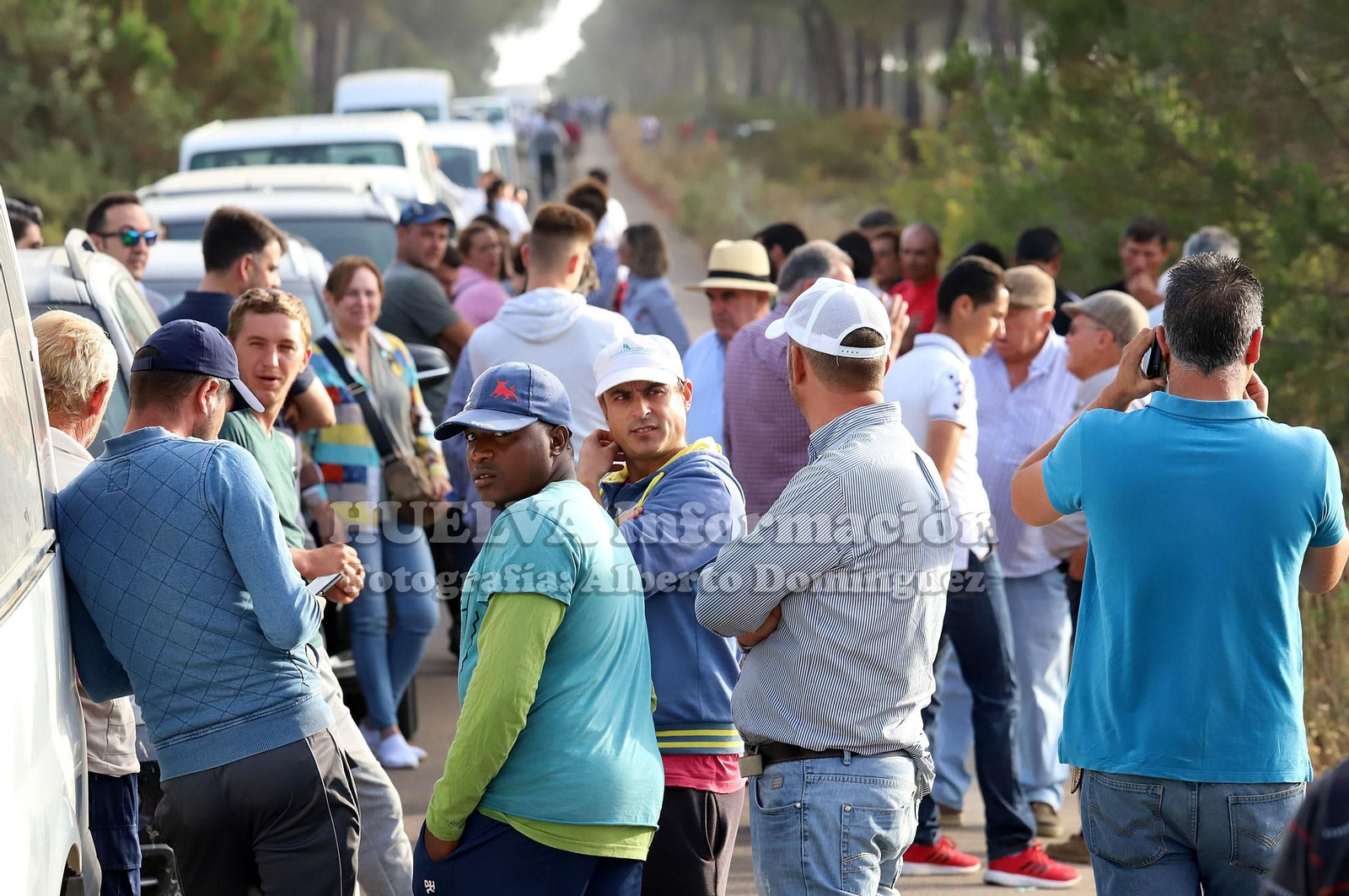 Imágenes de la movilización en Lucena para impedir el cierre de pozos