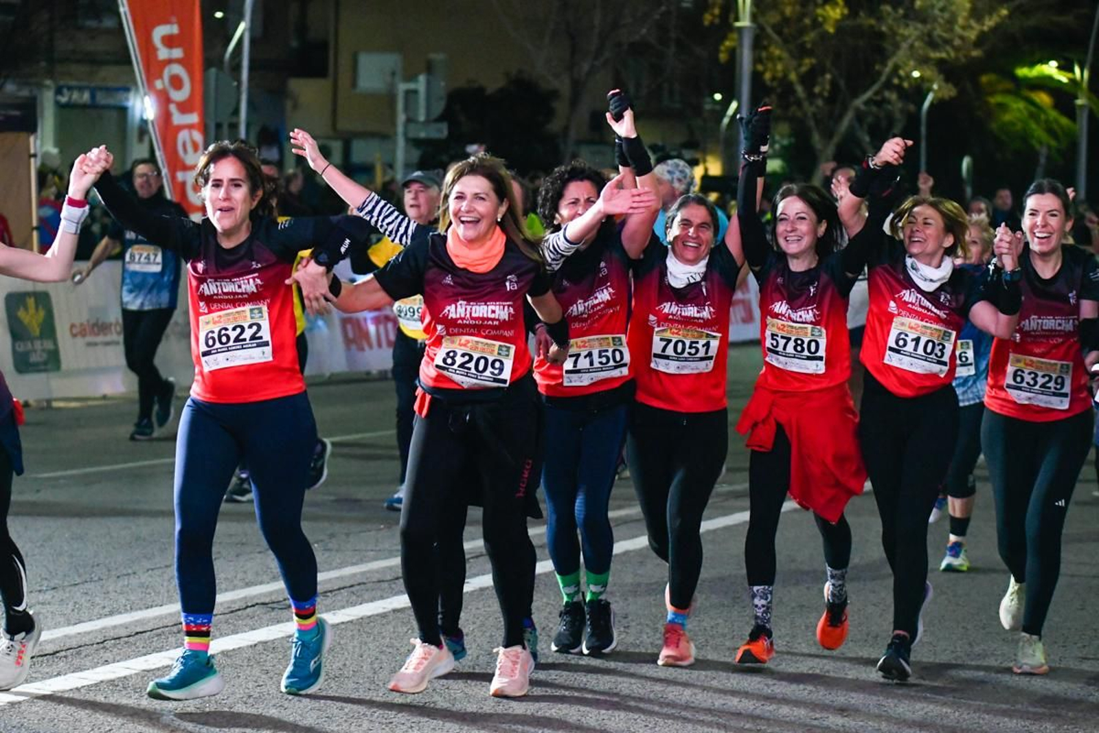 En imágenes: búscate en tu llegada a meta de la Carrera de San Antón 2025 (12)