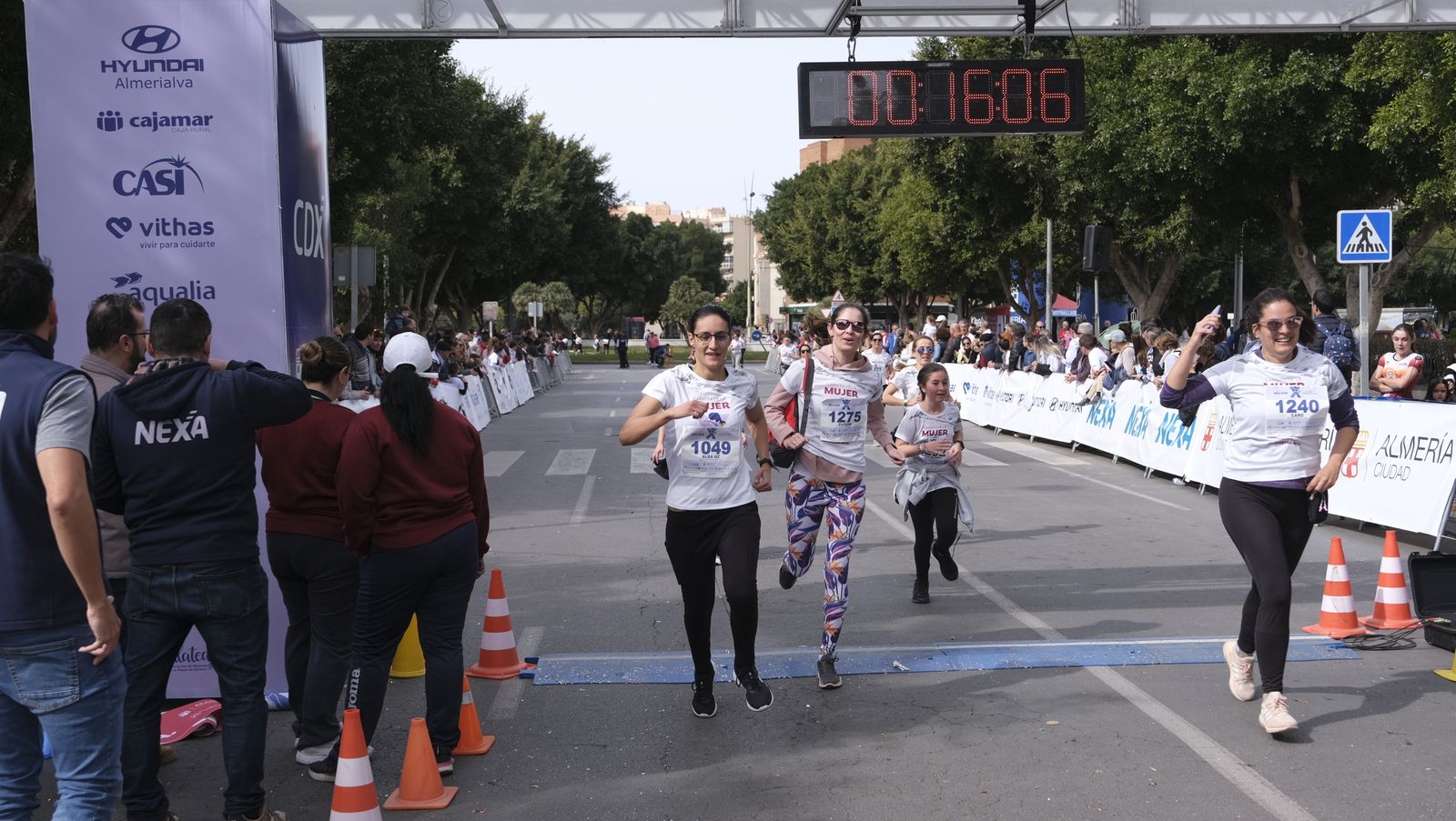 Imágenes de la Carrera de la Mujer 2023 en Almería