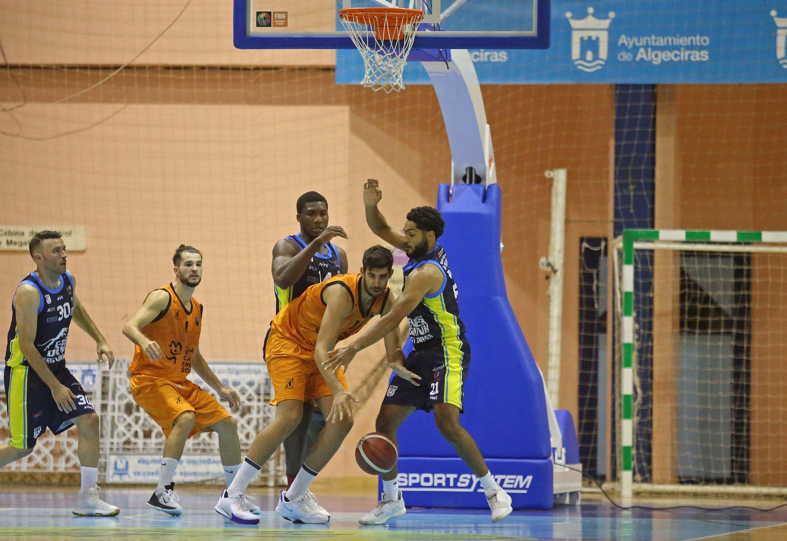 Un momento del amistoso entre Udea y Melilla de la pasada pretemporada