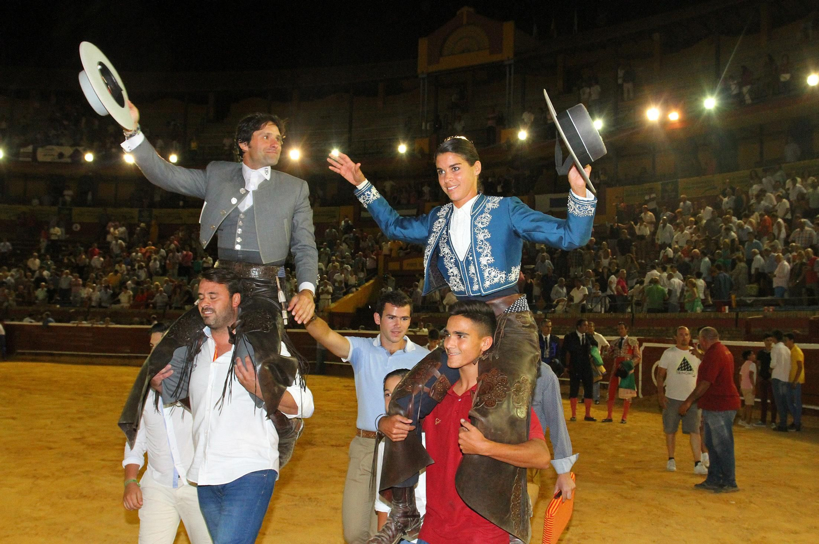 Imágenes de la corrida de rejones de Pablo Hermoso de Mendoza, Andrés Romero y Lea Vicens.