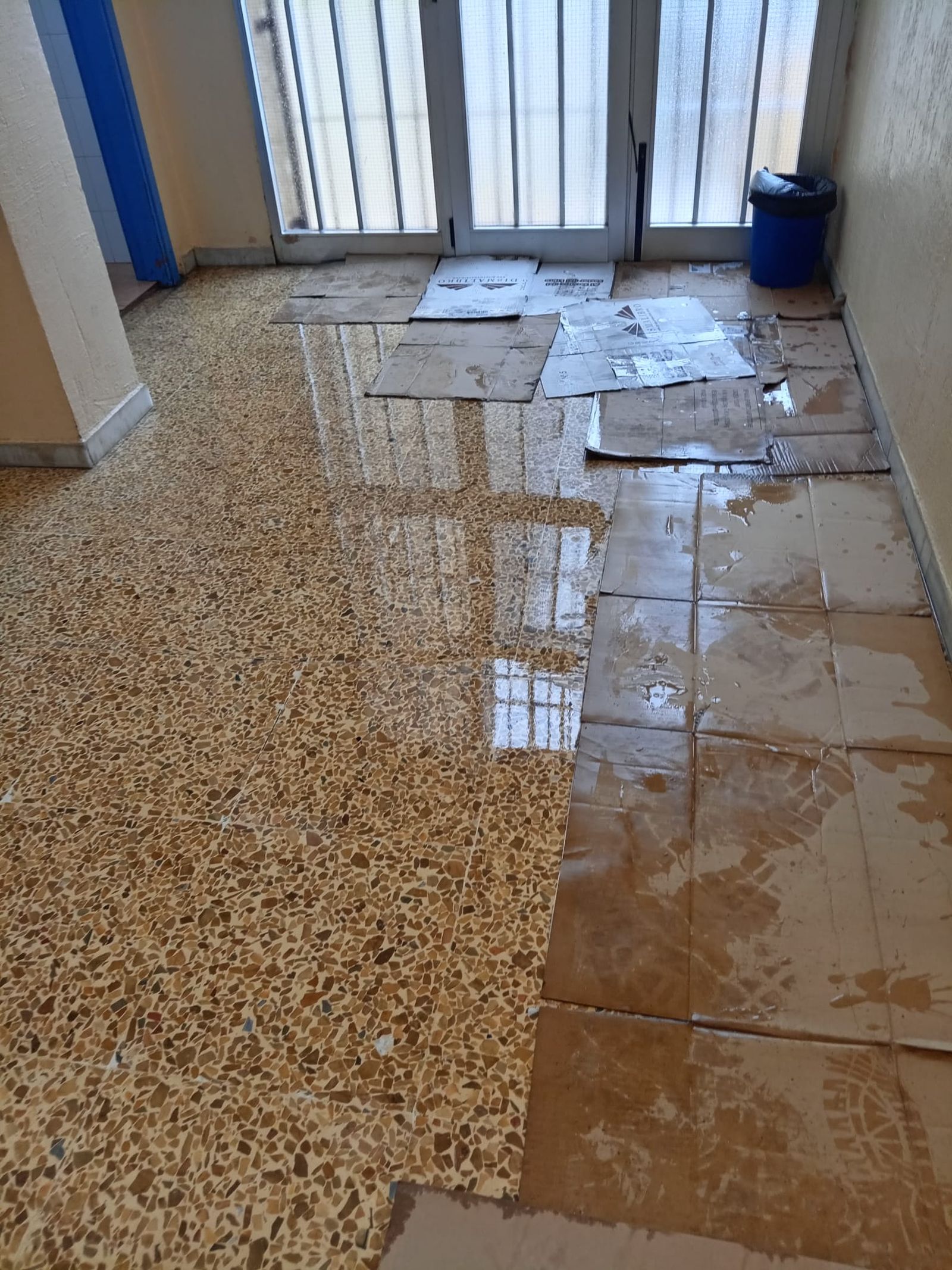 En imágenes: el temporal Kristin mantiene en vilo a toda la provincia de Almería