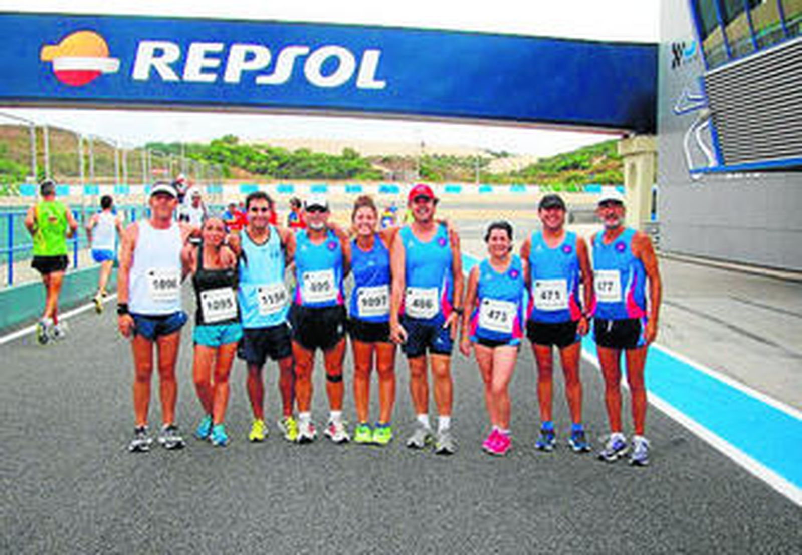 Participantes del Club de Atletismo Carmona Páez en Jerez.