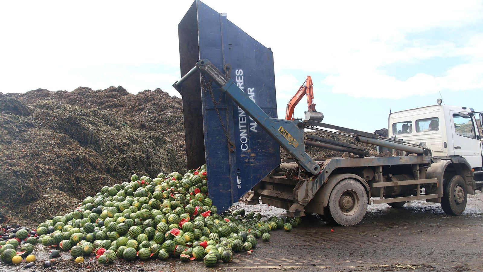 Retirada simbólica de Melón y Sandía en La Mojonera.