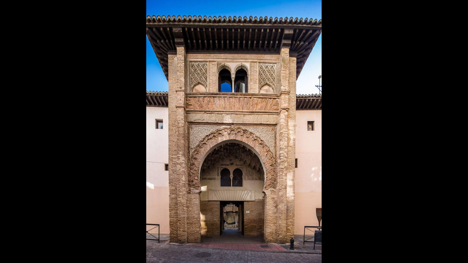 Pórtico de acceso al “Corral del Carbón”