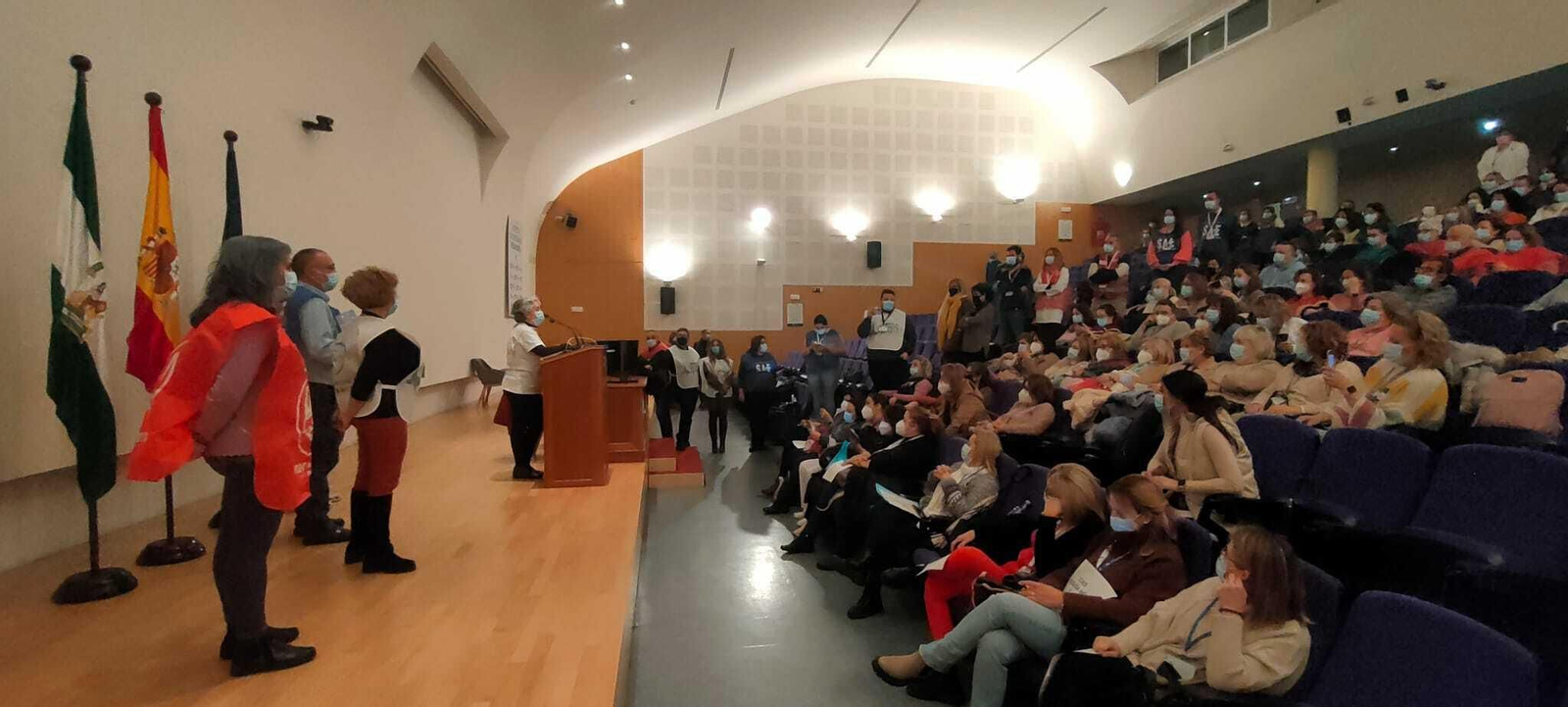 Asamblea de técnicos en cuidados auxiliares de enfermería en Córdoba.