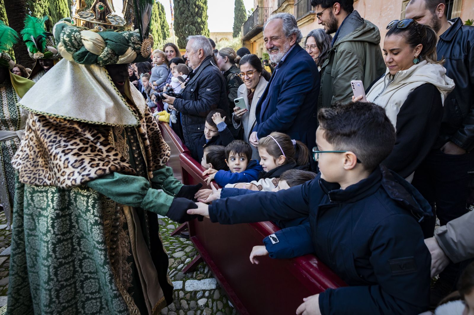 Los Reyes Magos son coronados un año más en el Alcázar de Jerez