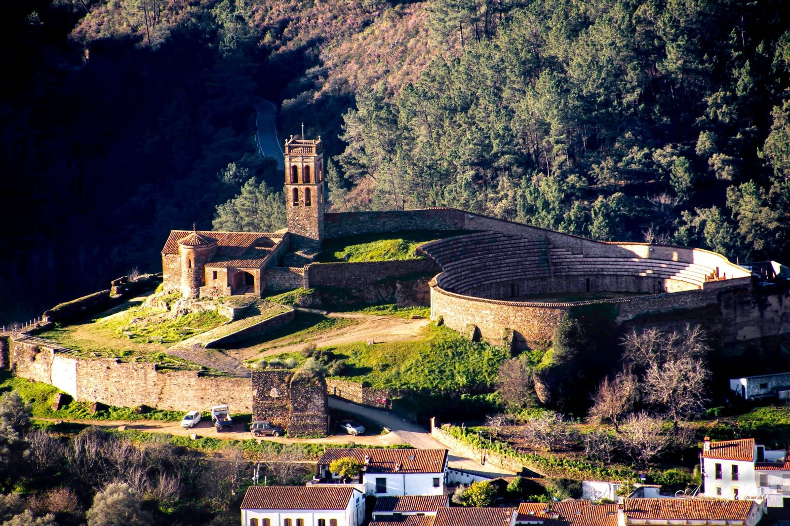 Uno de los pueblos más bonitos y visitados de España está en Huelva: "Una pequeña joya serrana" 370770694_1004003644376543_3668961192331118375_n.jpg
