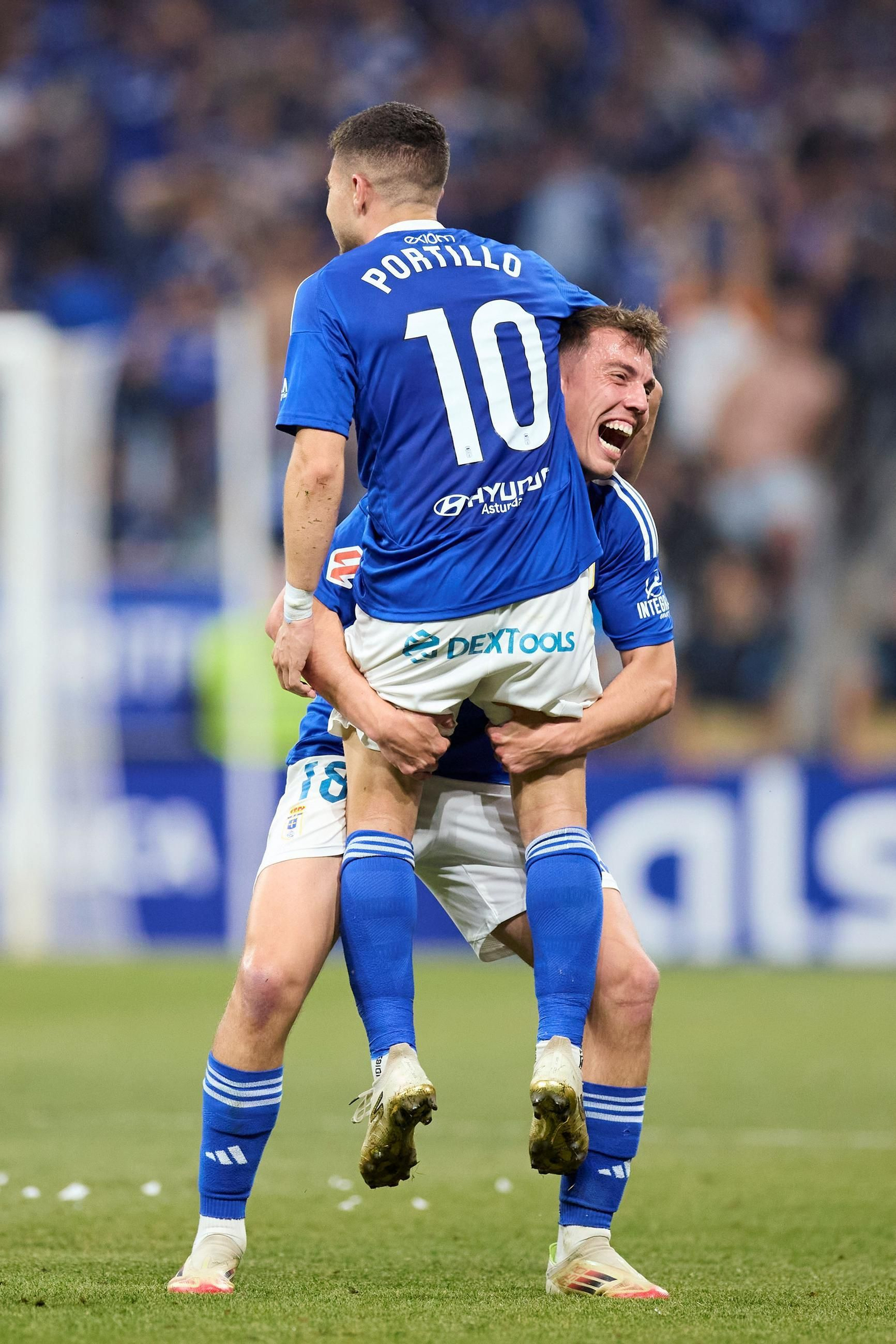 Las fotos del ascenso del Oviedo ante el Mirandés