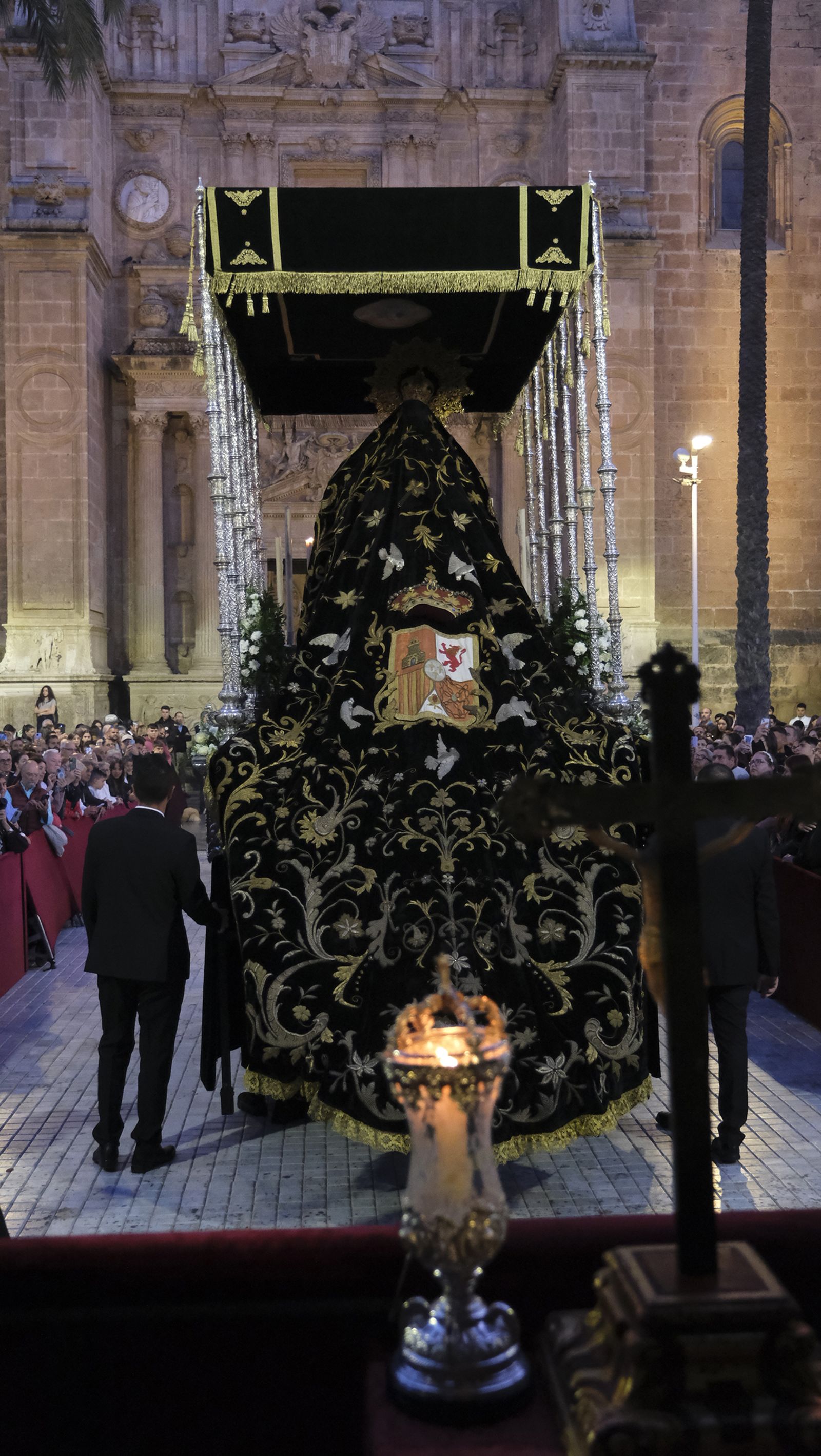 Procesión del Santo Entierro en Almería, en imágenes
