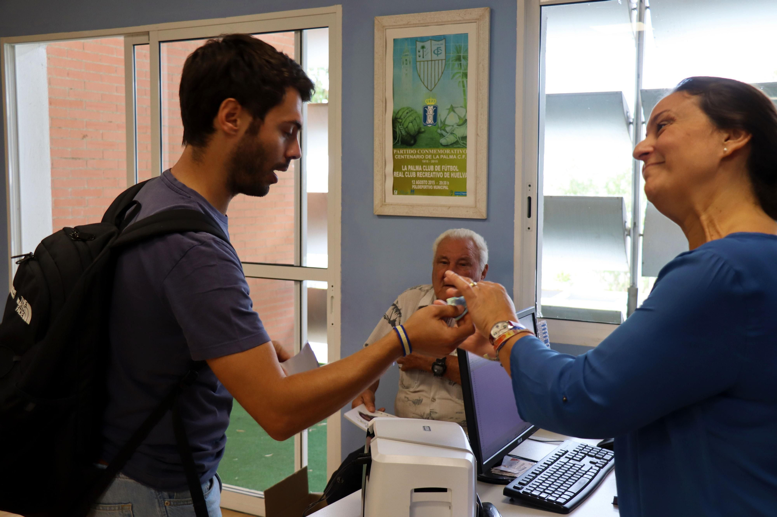 Las mejores imágenes de la venta de entradas para el partido Gimnástica Segoviana-Recreativo