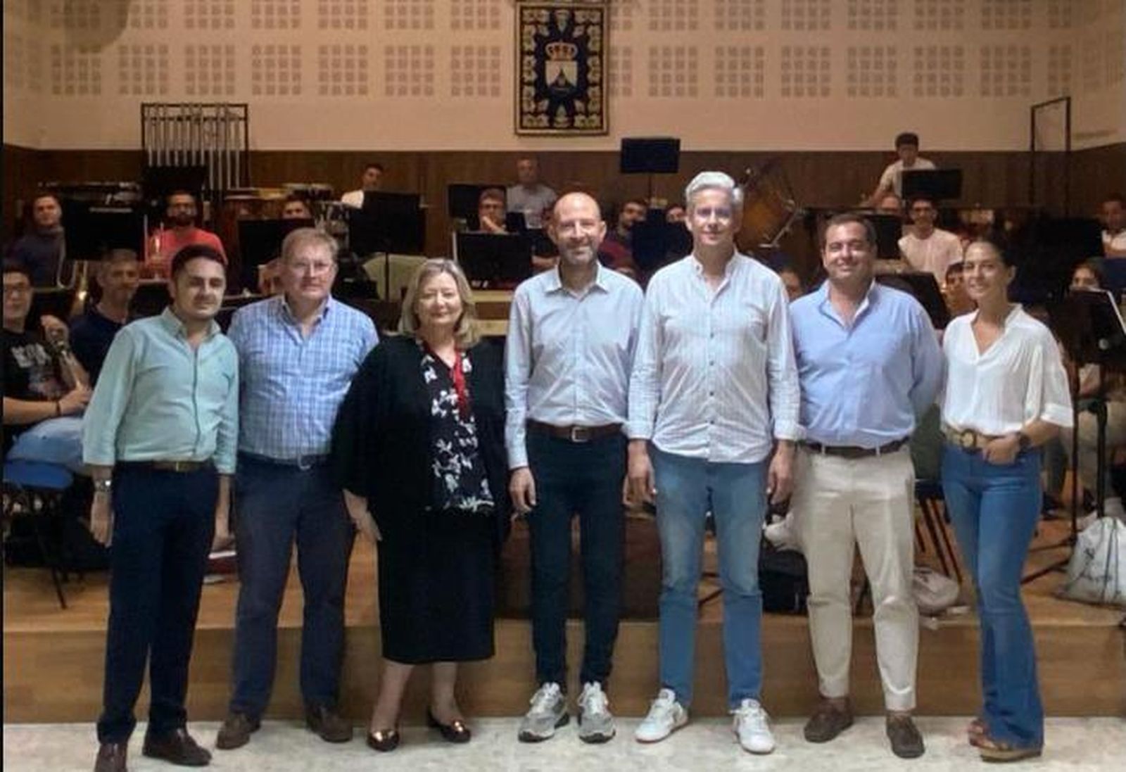 Visita de la junta de gobierno del Amparo al local de ensayo del Carmen