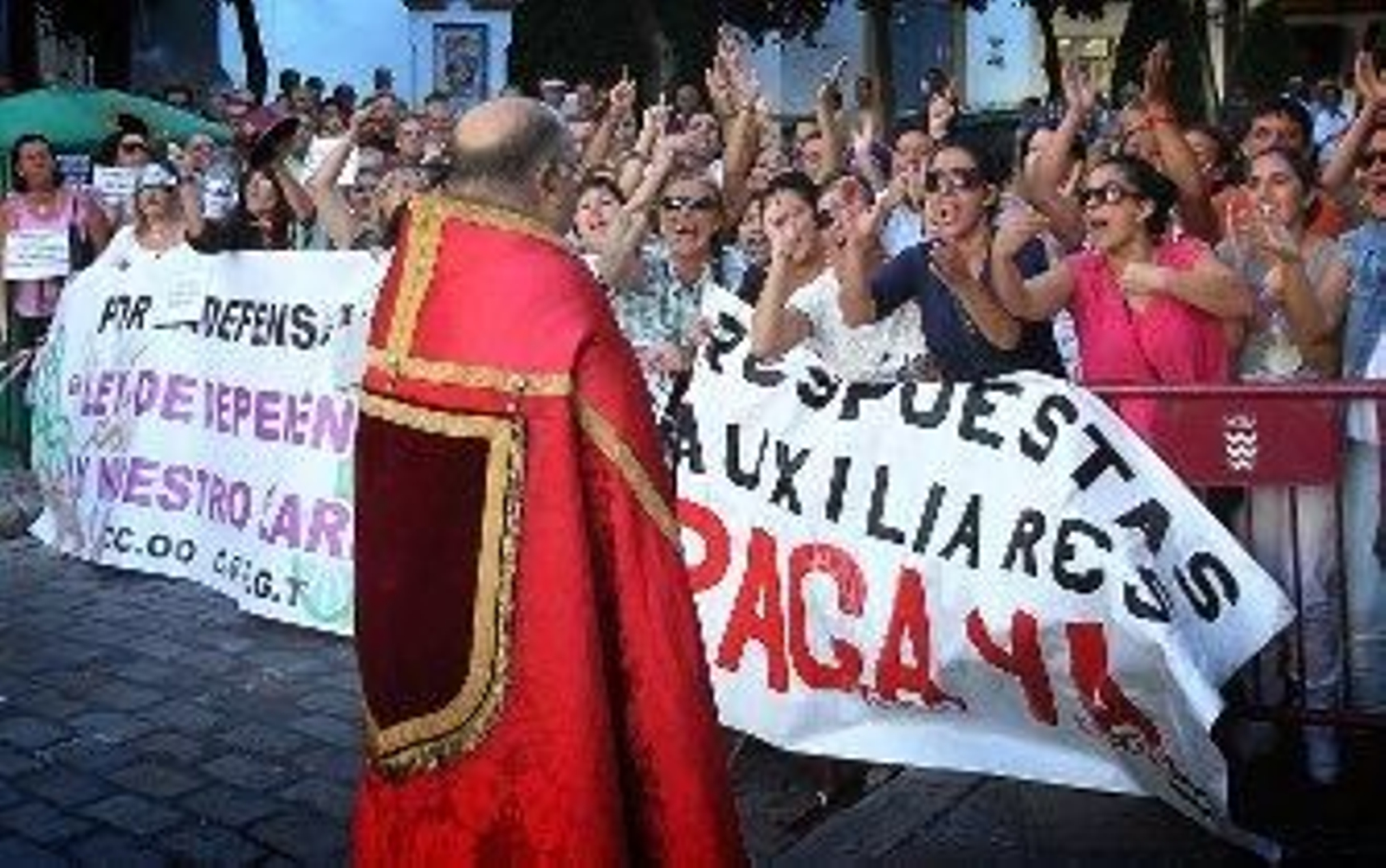 Un traslado a 'ritmo' de protestas