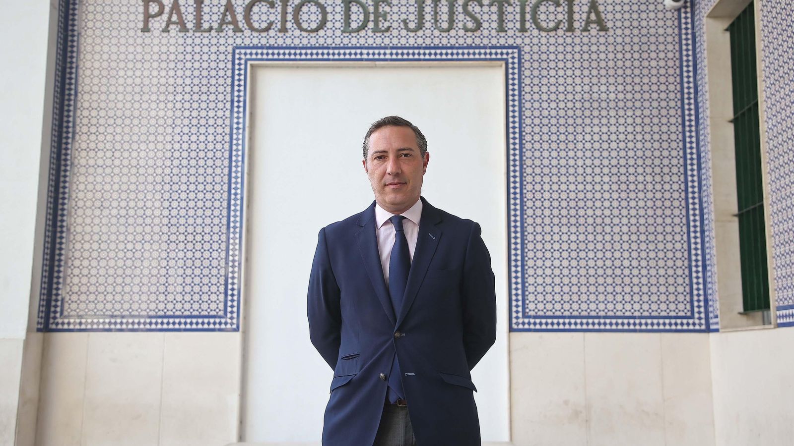 El decano de las jueces de Algeciras, en el Palacio de Justicia. El decano de las jueces de Algeciras, en el Palacio de Justicia.