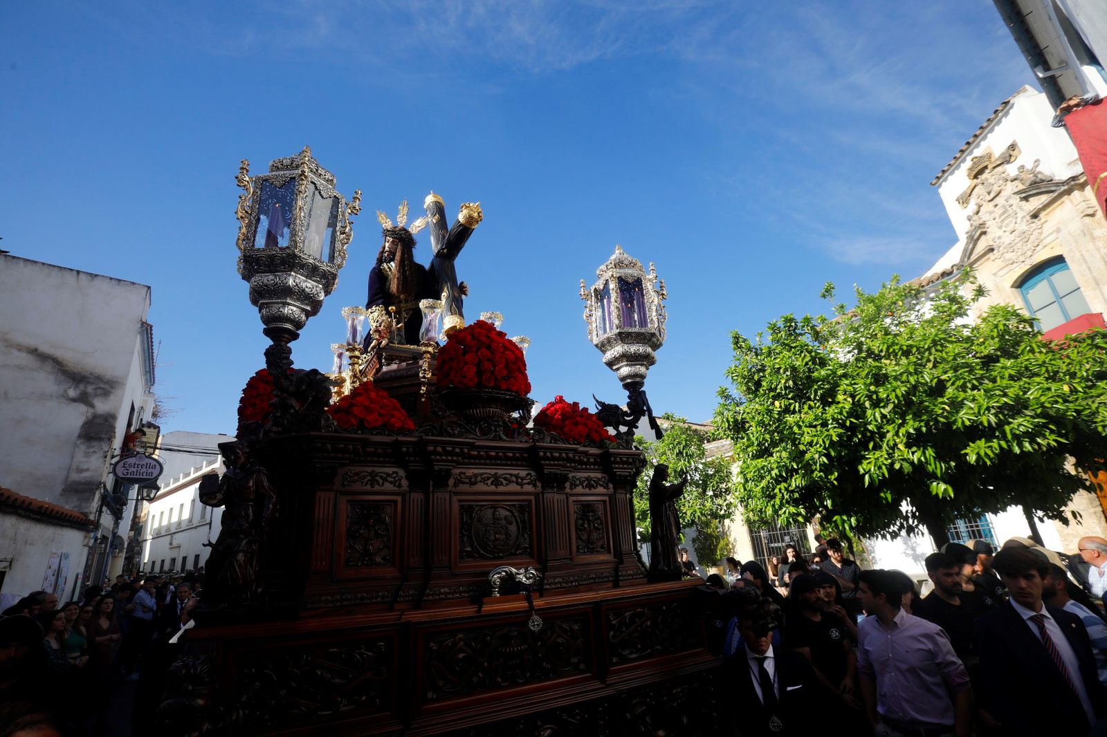 Jueves Santo en Córdoba: la procesión del Caído, en imágenes