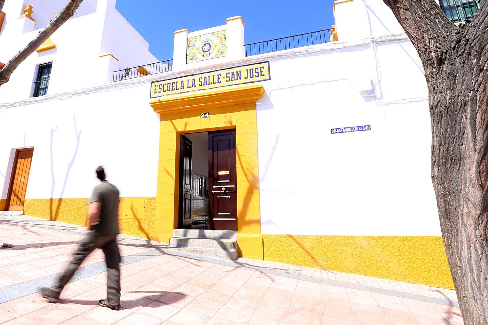 Imagen de archivo de la fachada del colegio La Salle, en la Cuesta Hormaza.