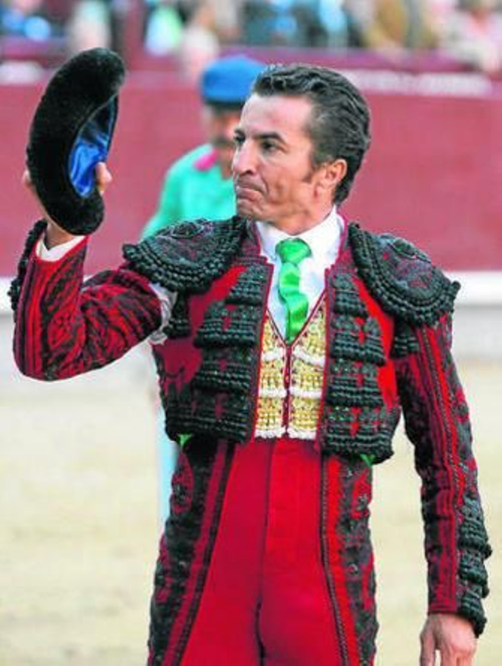 El Fundi saluda la semana pasada en Madrid, en su adiós de esta plaza.