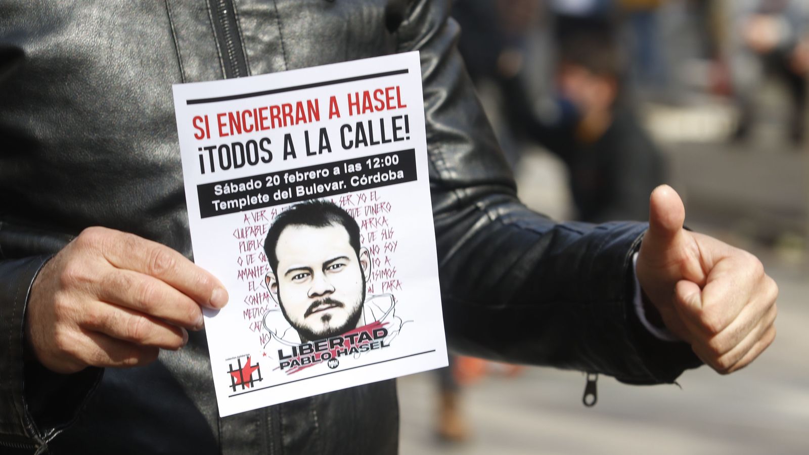 Cartel repartido en la concentración.