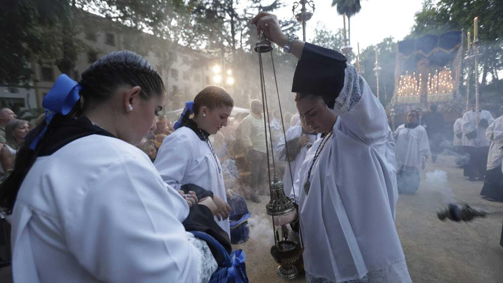 Acólitas de Nuestra Señora del Buen Fin.