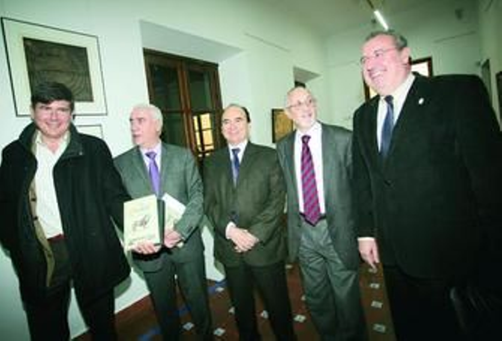 De izquierda a derecha, Manuel Pimentel, Luciano Alonso, Antonio Llaguno, Antonio Morales y Antonio Souvirón, ayer en el Ateneo.