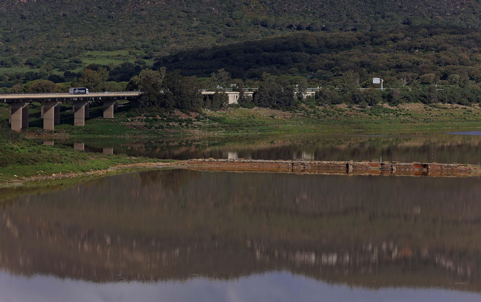 El embalse de Charco Redondo, tras las últimas lluvias.