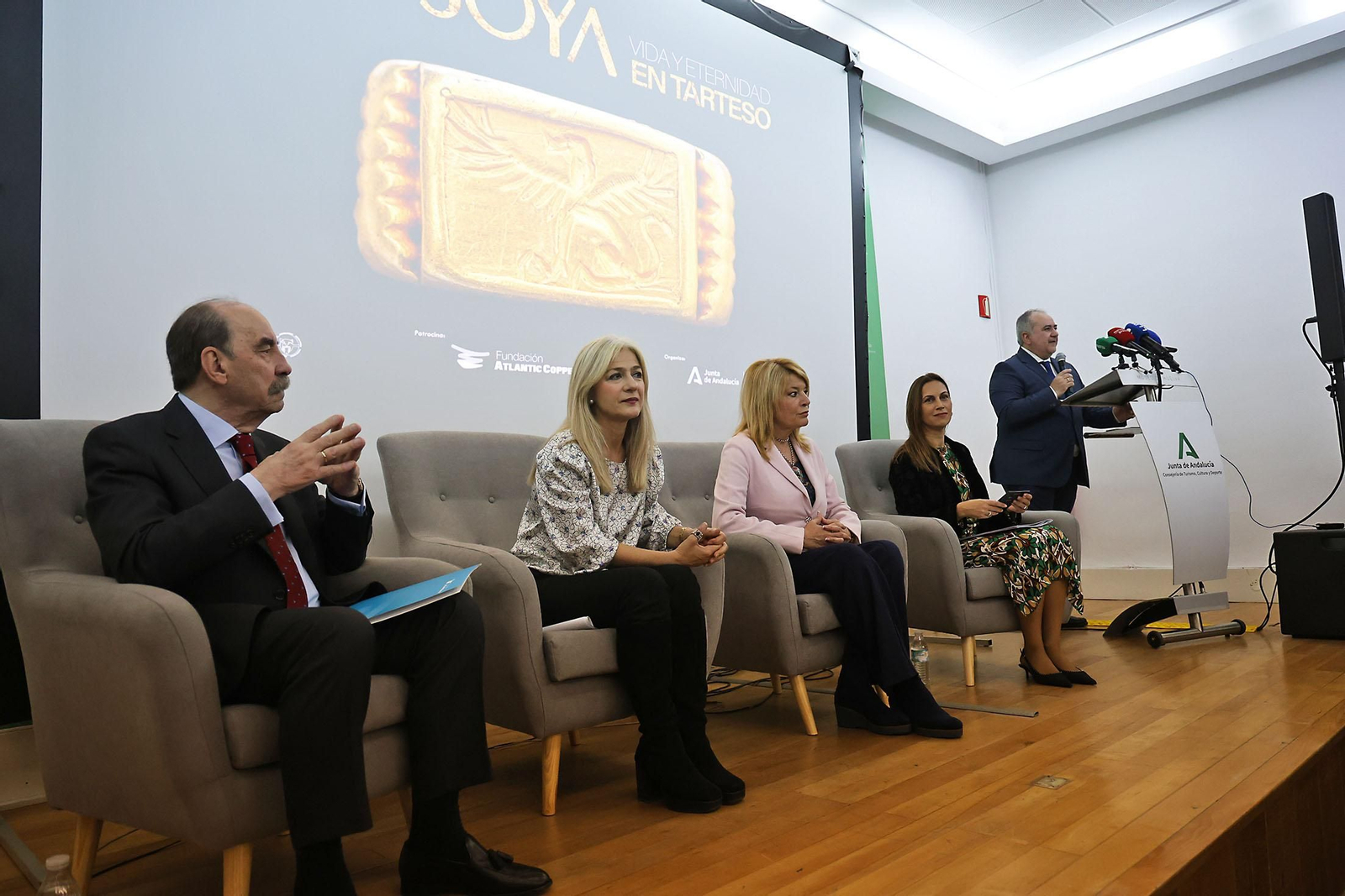 Imágenes de la inauguracion de le exposición 'La Joya, Vida y Eternidad en Tarteso' en el Museo de Huelva