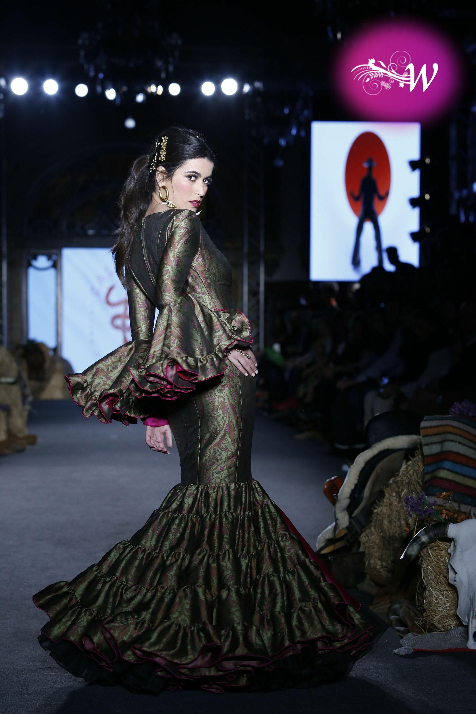 Javier Mojarro presenta su nueva colección en We Love Flamenco 2020, todas las fotos de su desfile