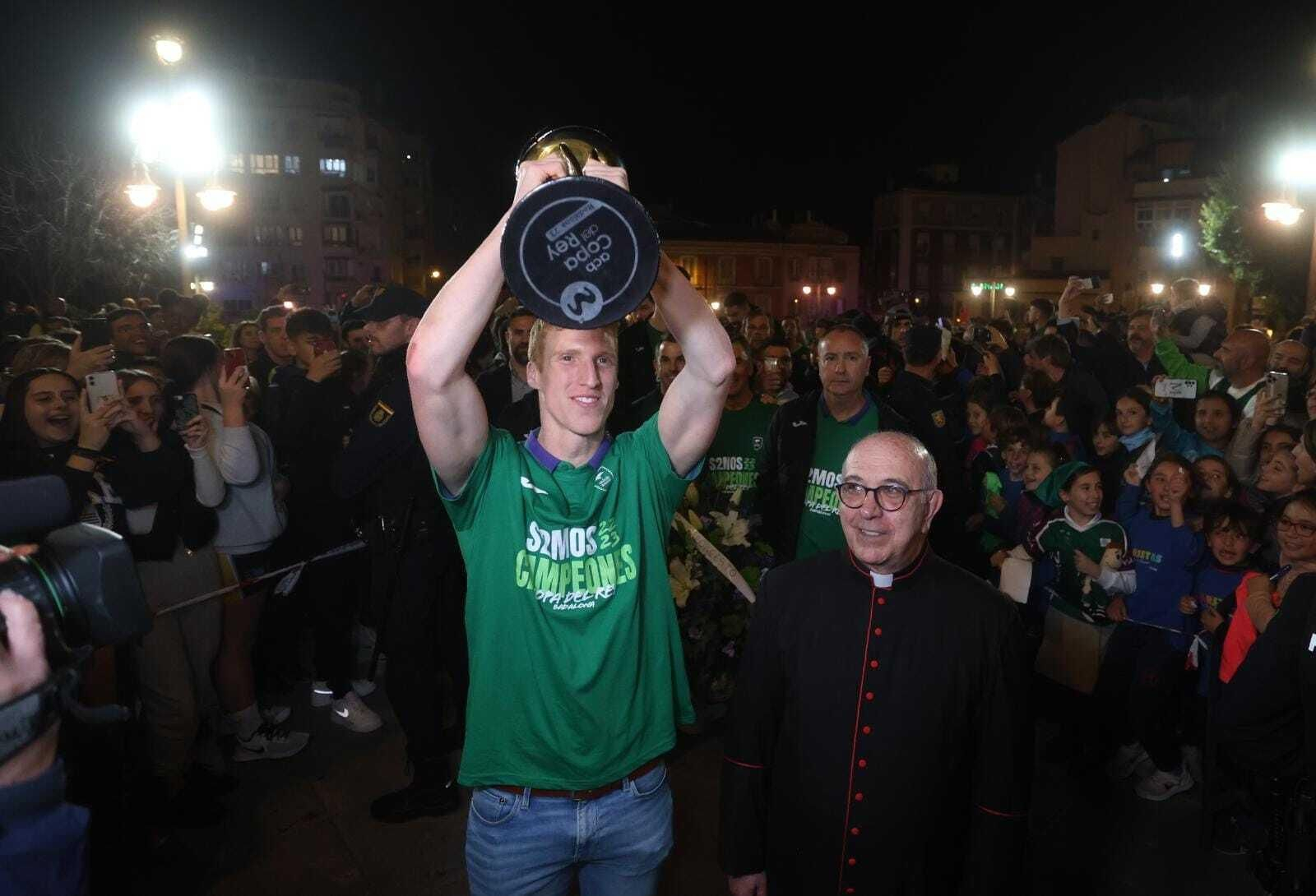 El Unicaja ofrece el título a Málaga, en fotos