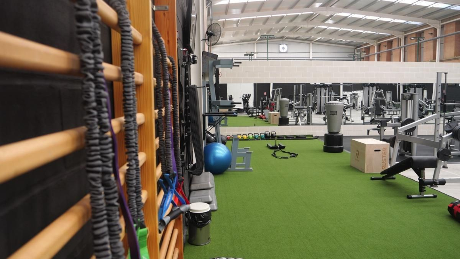 Inauguración del nuevo gimnasio del Pabellón de Deportes de Berja