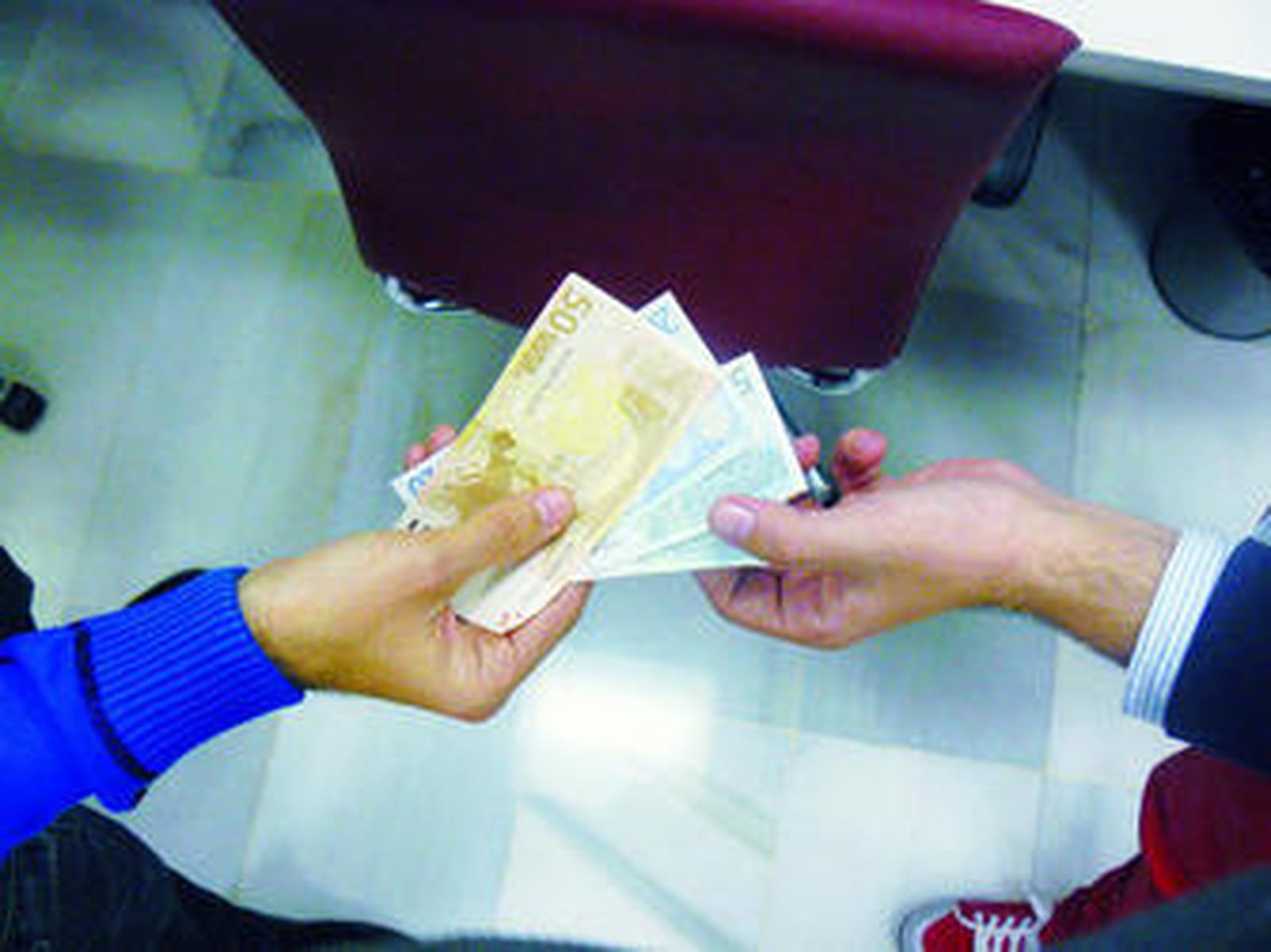 El préstamo de dinero entre personas, otra vez de moda