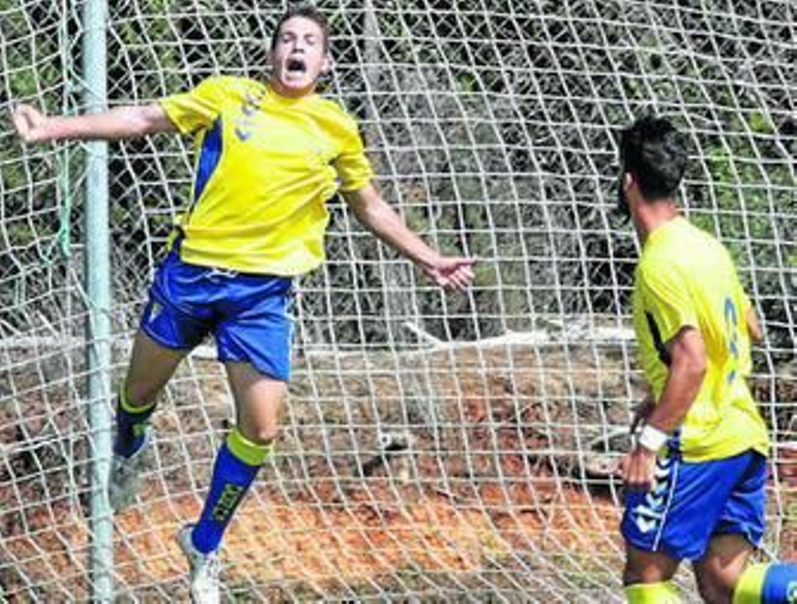 Manu Vallejo canta uno de sus 23 goles ligueros.