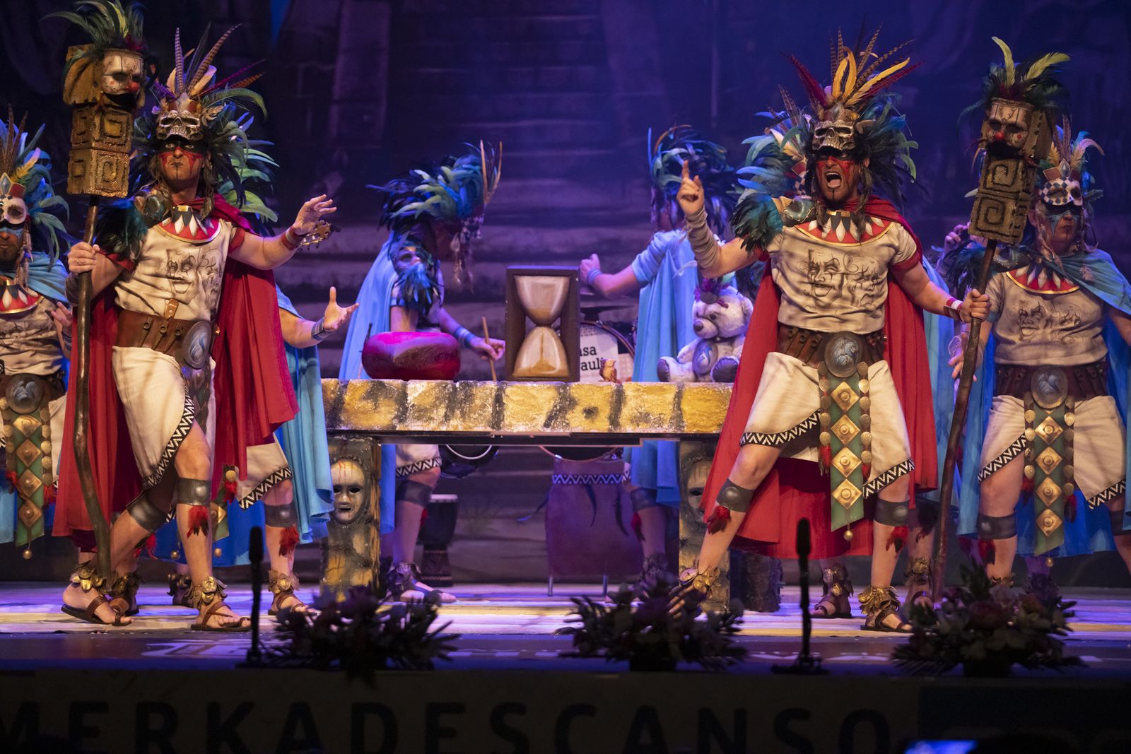 Imágenes de la actuación de la comparsa de Bollullos "El sacrificio" en el Carnaval Colombino