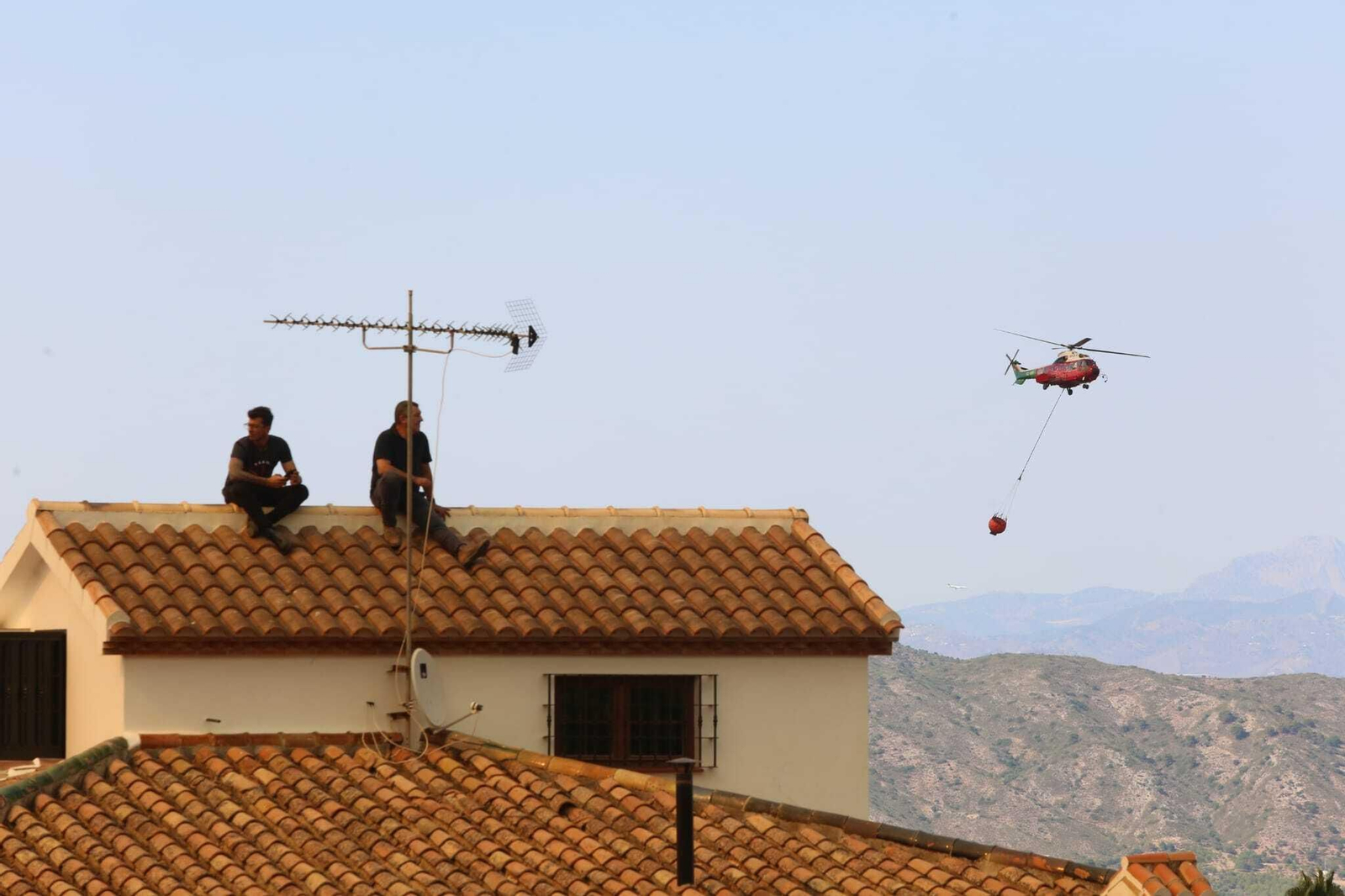 Incendio forestal en Mijas, en el paraje El Higuerón (fotos)