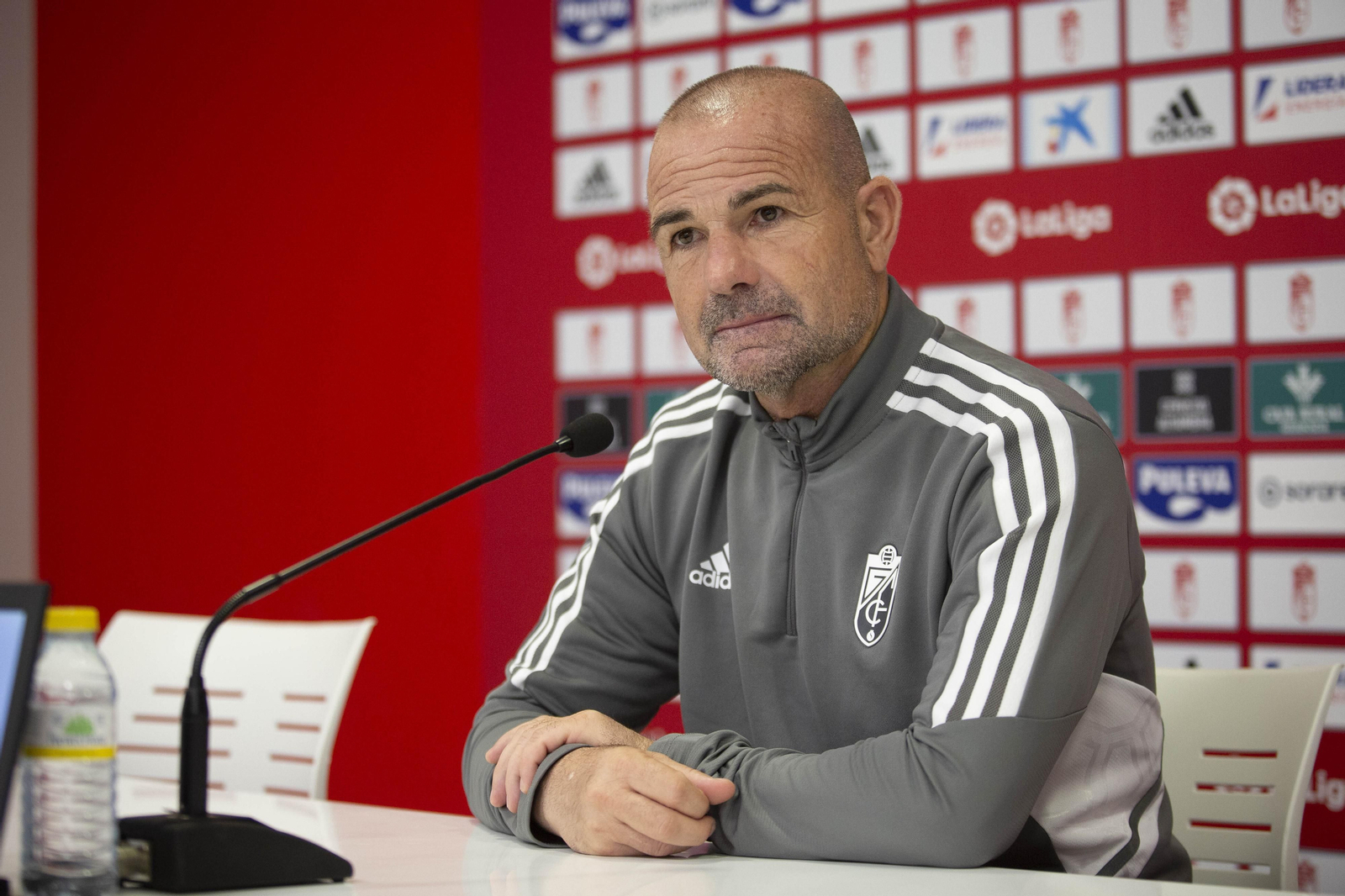 Paco López, en rueda de prensa. Paco López, en rueda de prensa.