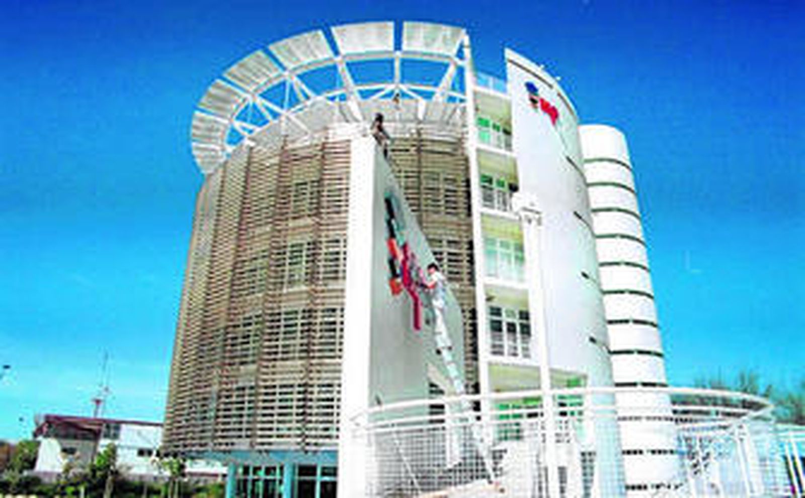 Sede central del Grupo MP McPuarsa en la Isla de la Cartuja de Sevilla.