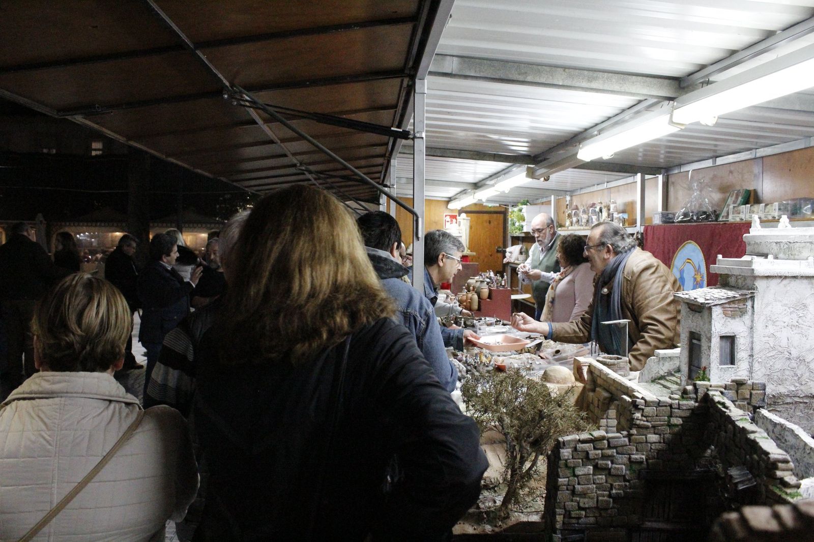 El mercadillo belenista, en la plaza del Rey.